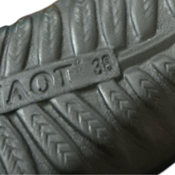 EUC - NAOT - Aroha Mary Jane Shoes - Size 38 - Picture 5 of 5